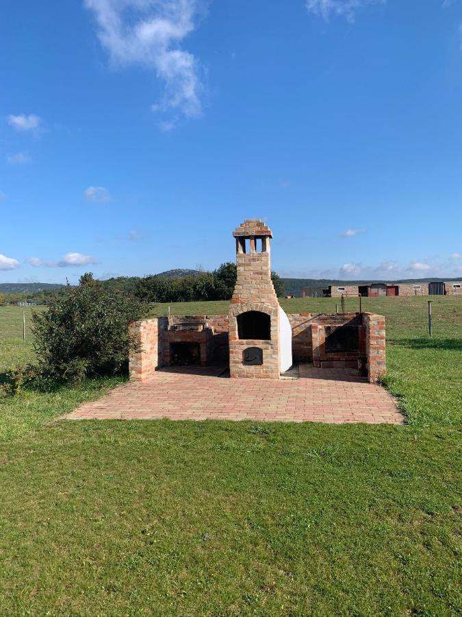 Oeregtoelgy Vendeghaz Villa Szár Dış mekan fotoğraf
